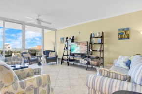 Sanibel 306- Easy beach access & Gulf views